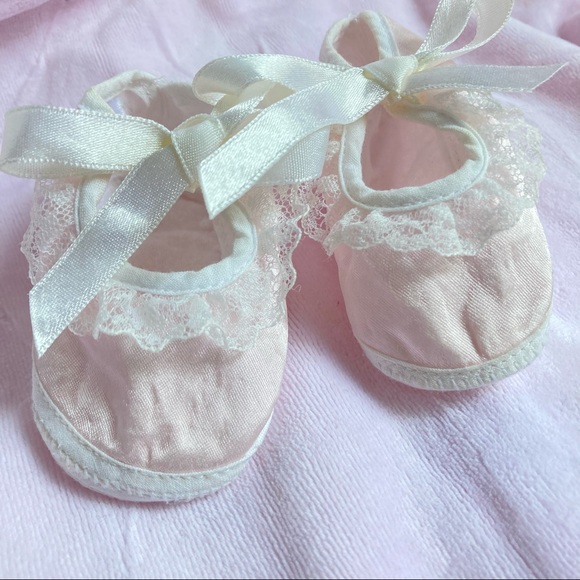 Girls New Born Satin Slip on Baby Shoes sz 1 - Picture 1 of 7